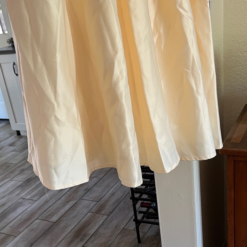 Unique Vintage Ivory Bow Detail Dress - Picture 4 of 9